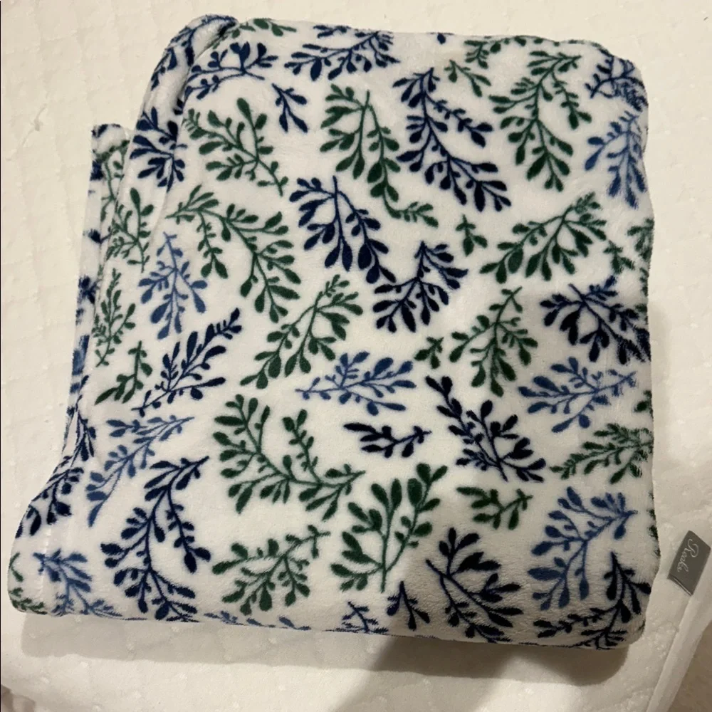 Floral Patterned Blanket(Ships from OR)